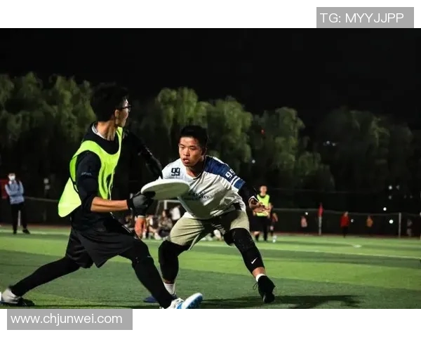 武汉飞盘队中路突破战术解析与实战应用探讨 武汉飞盘队中路突破战术解析与实战应用探讨