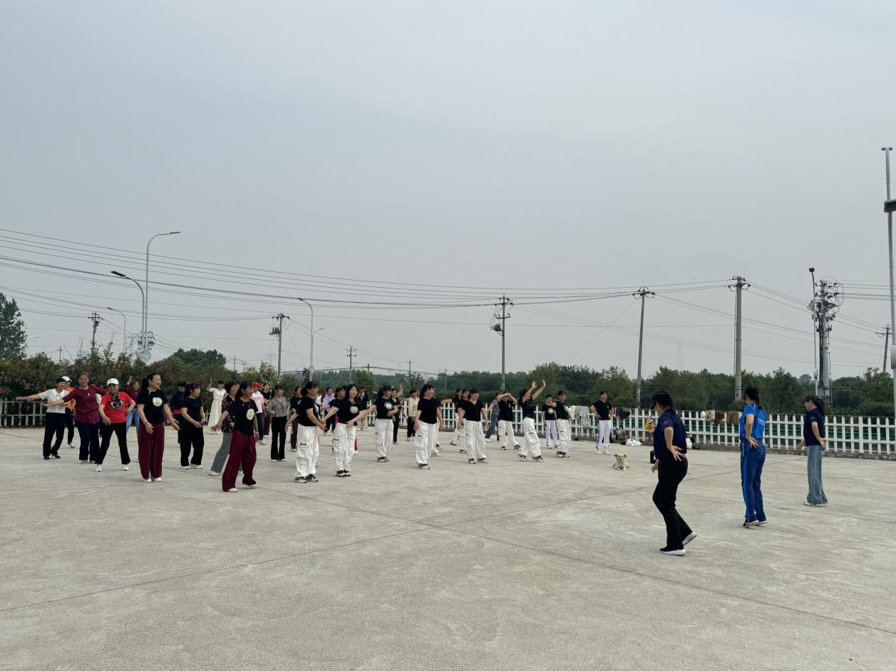 星空·体育中国综合2025年池州市“万村女性社会体育指点员培训”首站在秋江街道开(图3)